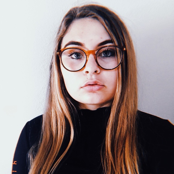 Meet your Posher, Addy - Picture 6 of 6